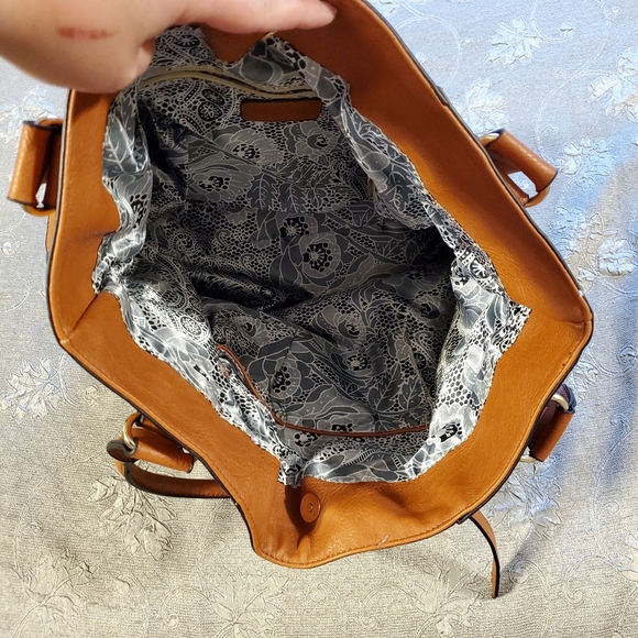 📢 Large Floral Tapestry Top Handle Belted Satchel - Picture 5 of 8